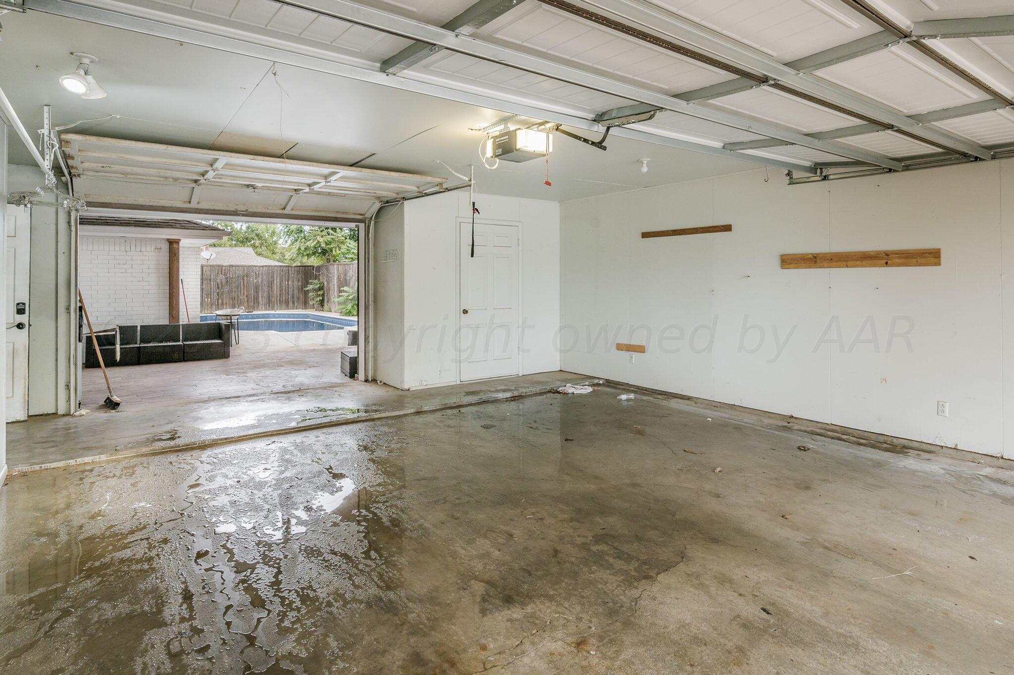 7202 Jameson Road Amarillo, TX 79106 - Photo 30 of 30 Garage