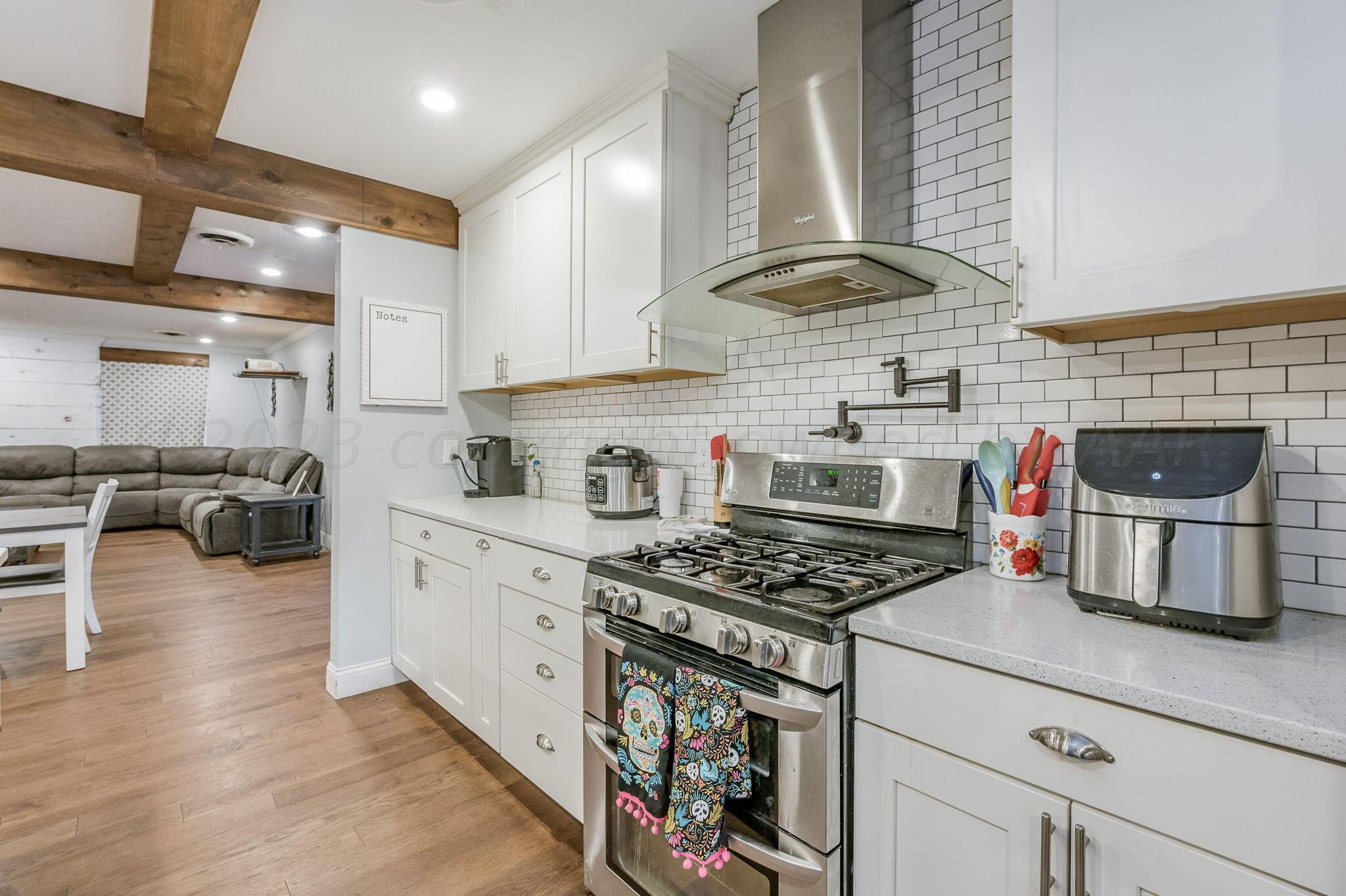 7202 Jameson Road Amarillo, TX 79106 - Photo 6 of 30 Kitchen-2