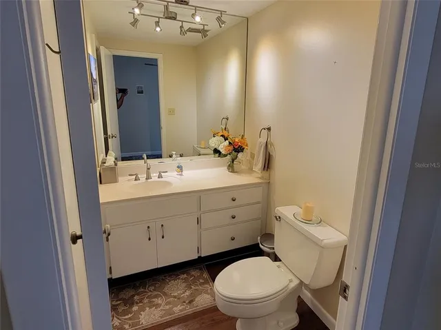 $695,000 | 1 Beach Drive Southeast, Unit 2003, St. Petersburg, FL 33701