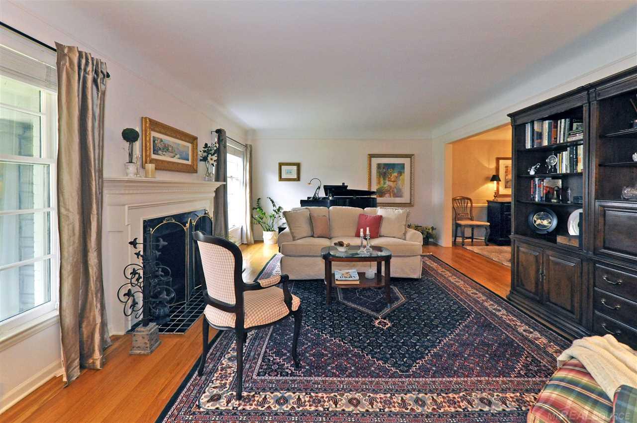 483 Shoreham Road Grosse Pointe Woods, MI 48236 - Photo 4 of 44