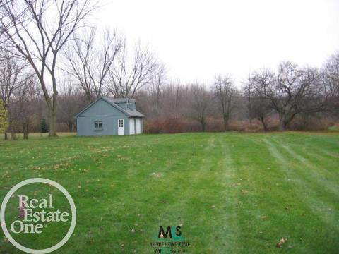 54685 Ridge Road New Baltimore, MI 48047 - Photo 4 of 12 50085299-3.JPG