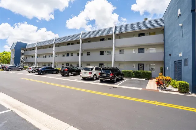 $72,000 | 7877 Golf Cir Drive, Unit 108, Margate, FL 33063