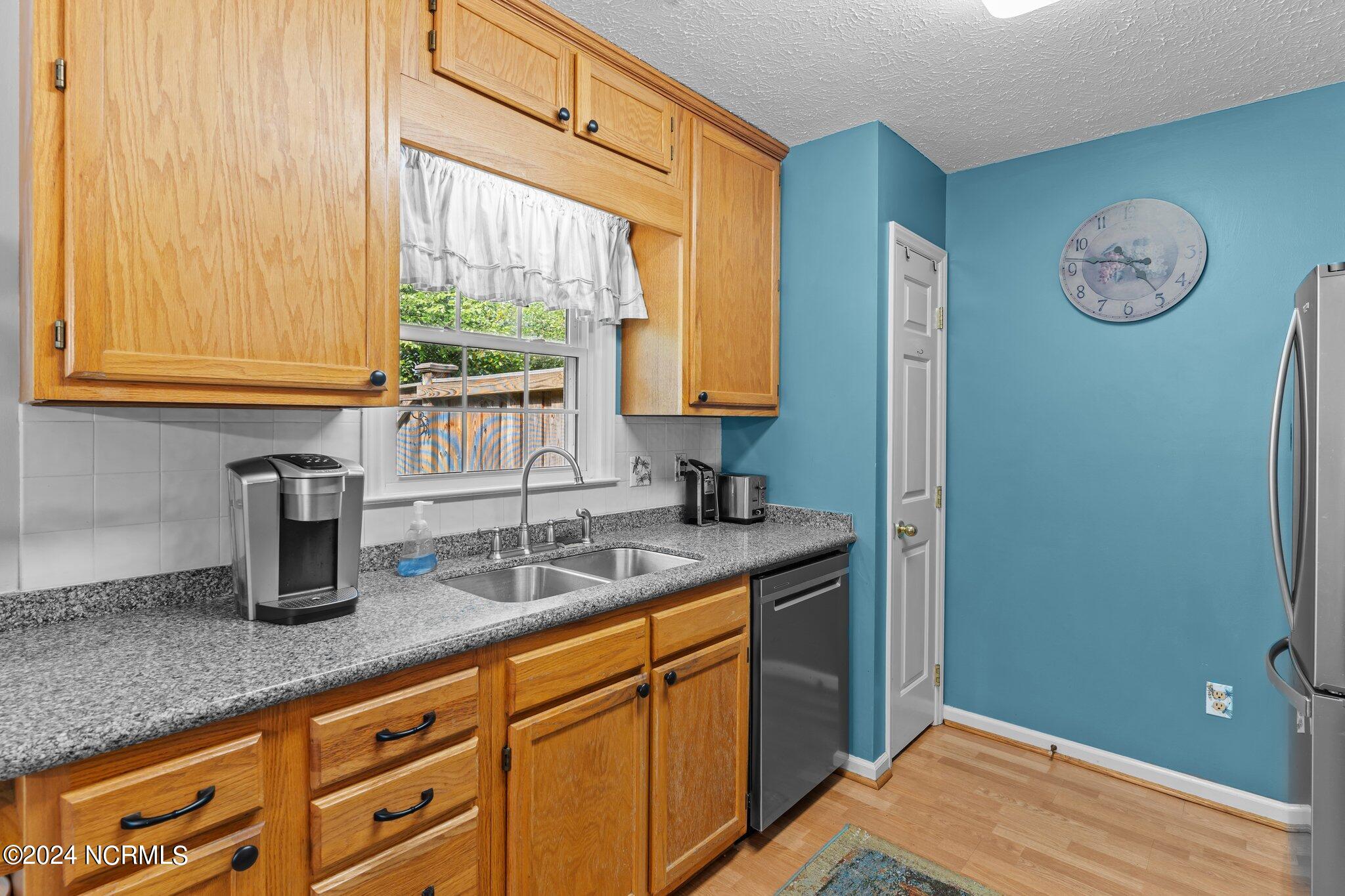 301 Wiregrass Road Wilmington, NC 28405 - Photo 14 of 47 15-web-or-mls-BTS03987