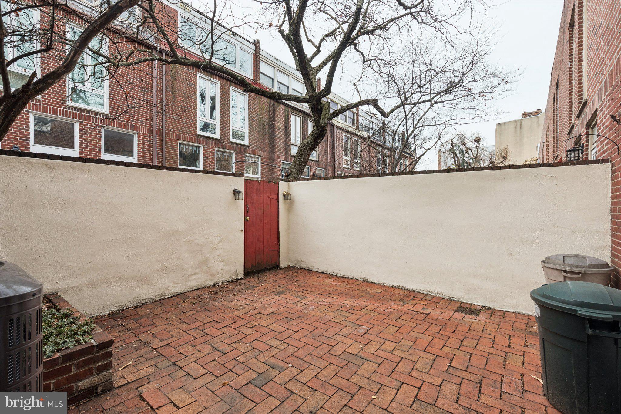 500 Pine Street Philadelphia, PA 19106 - Photo 9 of 34 Private Patio