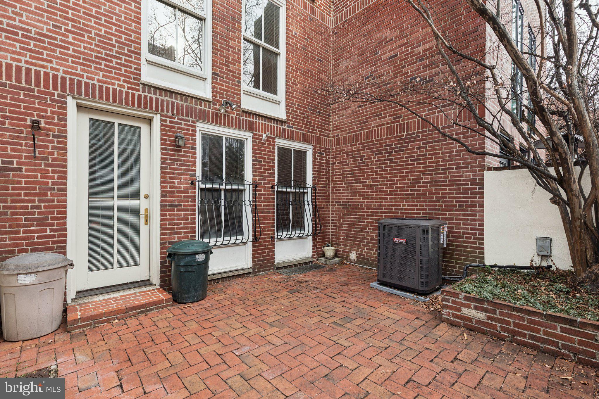 500 Pine Street Philadelphia, PA 19106 - Photo 10 of 34 Private Patio