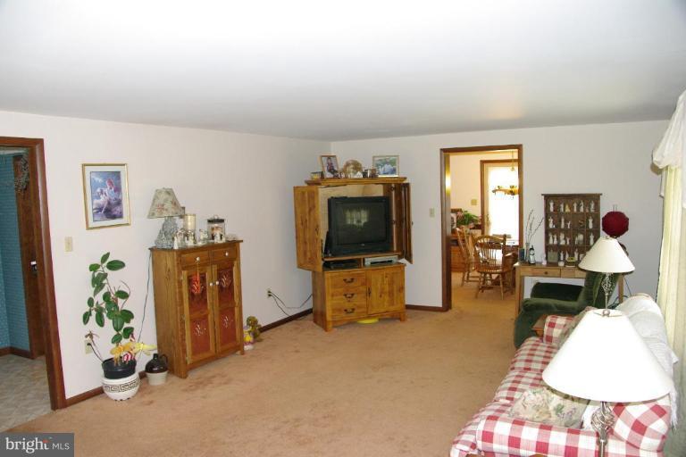 5133 Babylon Road Taneytown, MD 21787 - Photo 5 of 8 Living Room