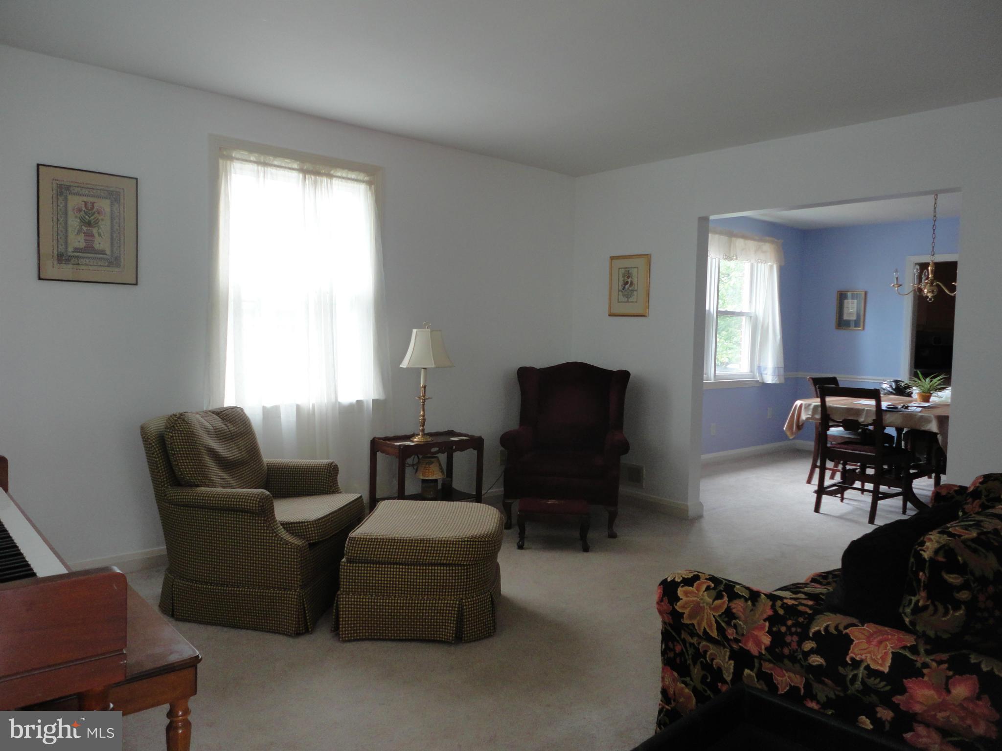 2027 Reuter Road Lutherville-Timonium, MD 21093 - Photo 2 of 22 Living Room