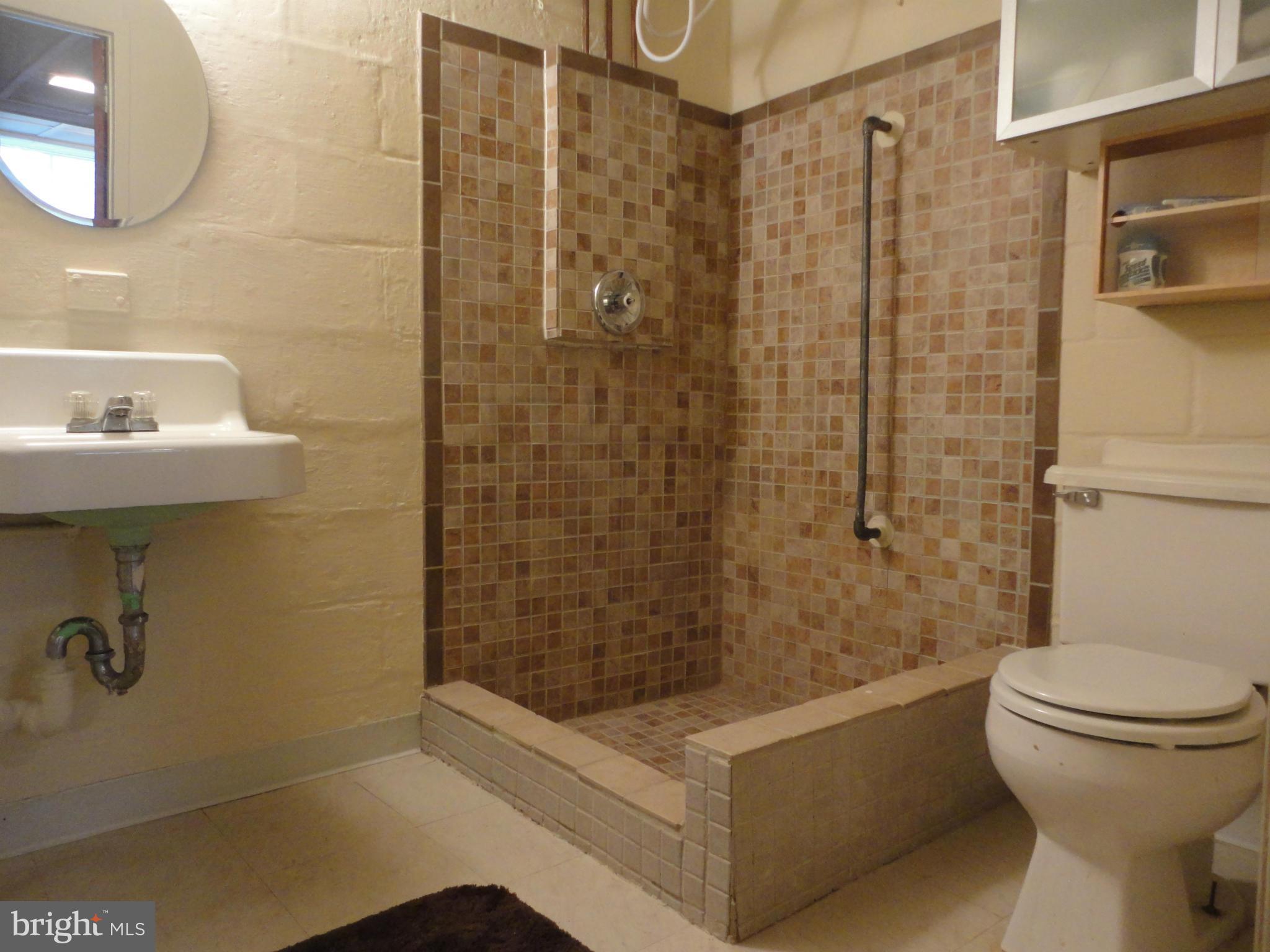 2027 Reuter Road Lutherville-Timonium, MD 21093 - Photo 18 of 22 Bath