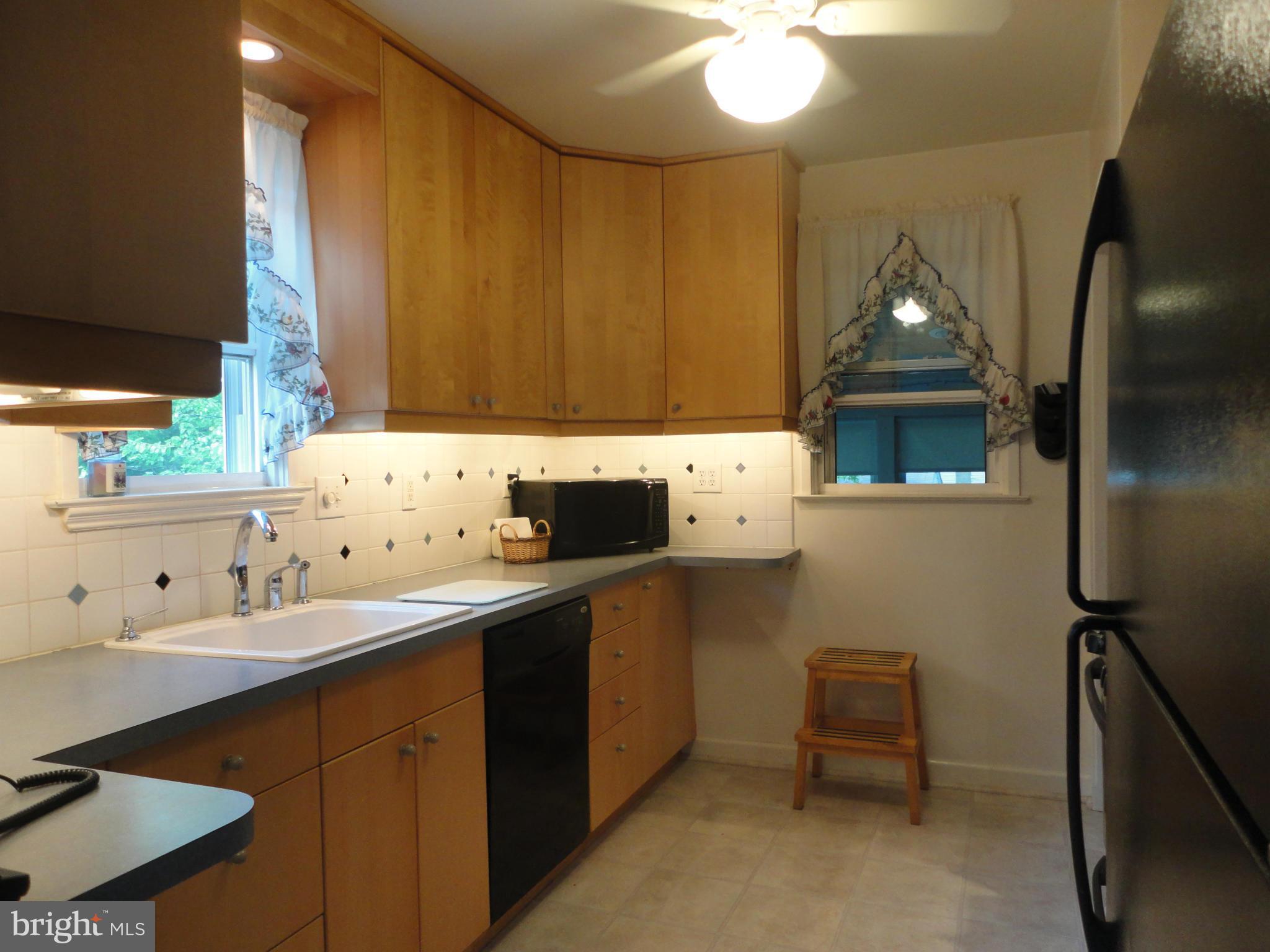 2027 Reuter Road Lutherville-Timonium, MD 21093 - Photo 4 of 22 Kitchen