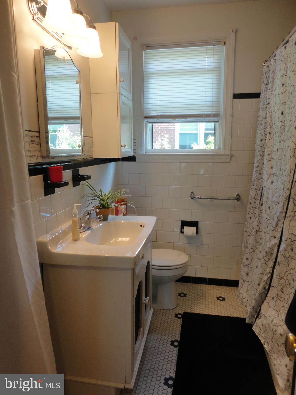 2027 Reuter Road Lutherville-Timonium, MD 21093 - Photo 9 of 22 Bath