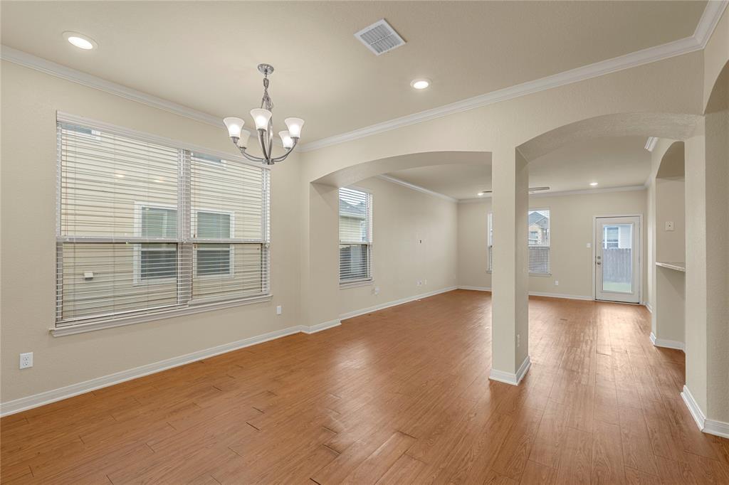 10249 Biltmore Drive Waco, TX 76708 - Photo 7 of 32