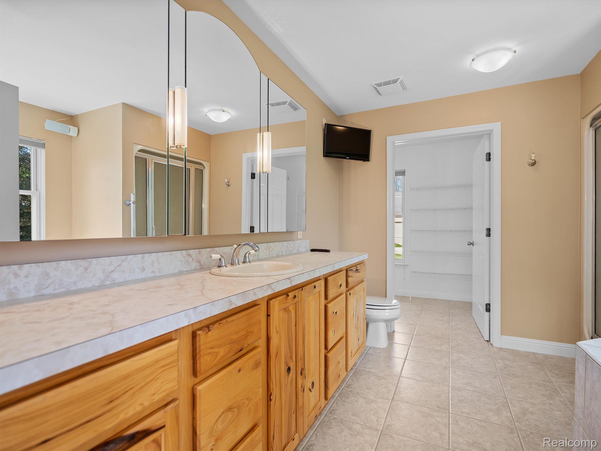 21 North Eager Road Howell, MI 48843 - Photo 11 of 30