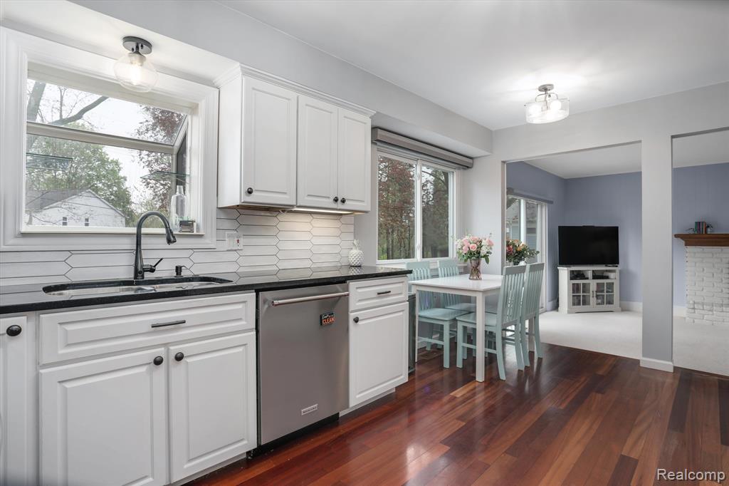 601 Lake Forest Road Rochester Hills, MI 48309 - Photo 9 of 40