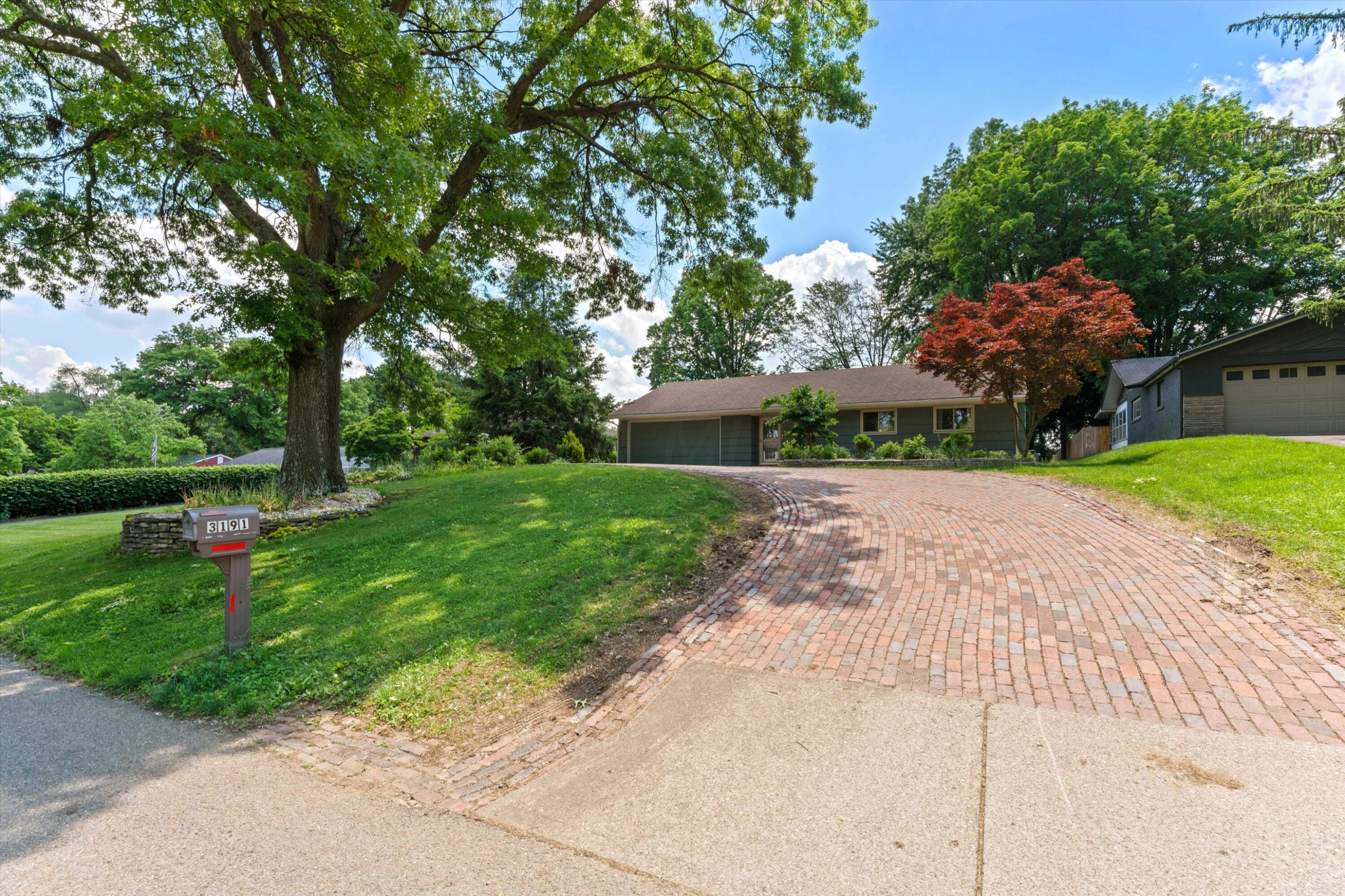 3191 Minerva Lake Road Columbus, OH 43231 - Photo 2 of 42 Front of Home
