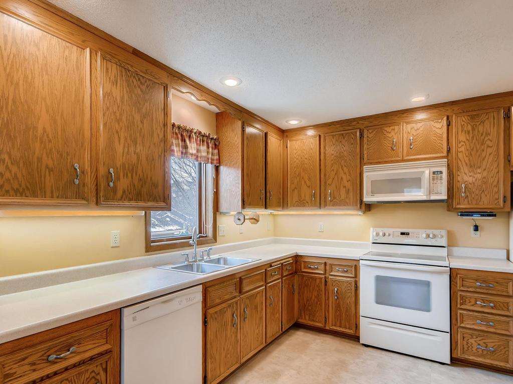 1367 Berry Ridge Road Eagan, MN 55123 - Photo 13 of 34 Gallery Image 13