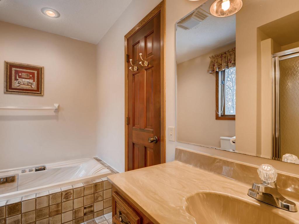 1367 Berry Ridge Road Eagan, MN 55123 - Photo 18 of 34 Gallery Image 18