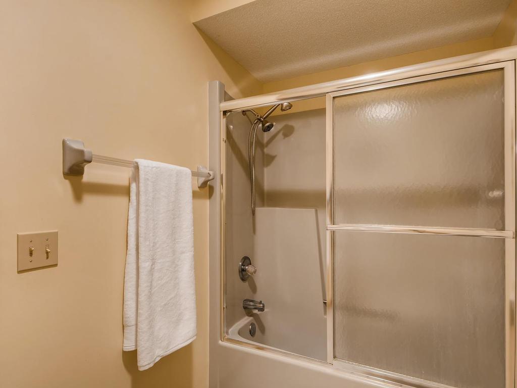 1367 Berry Ridge Road Eagan, MN 55123 - Photo 21 of 34 Gallery Image 21