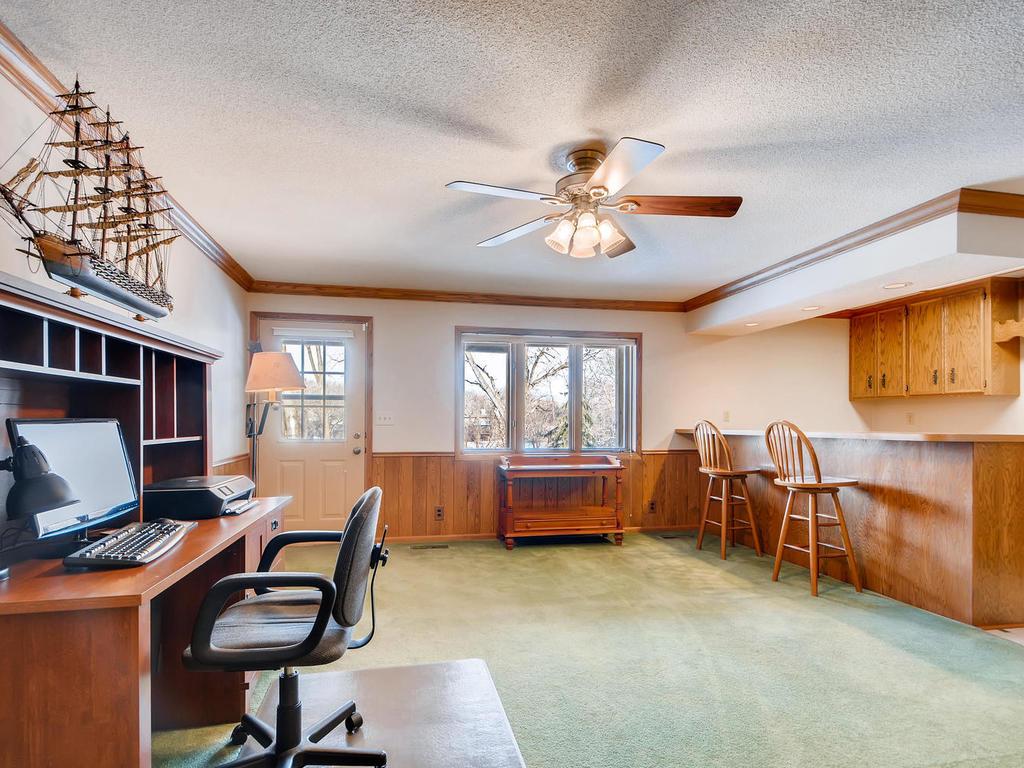 1367 Berry Ridge Road Eagan, MN 55123 - Photo 24 of 34 Gallery Image 24