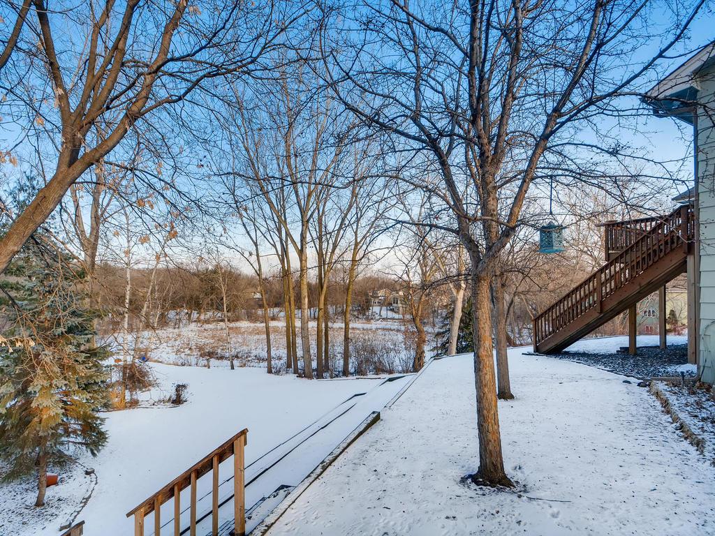 1367 Berry Ridge Road Eagan, MN 55123 - Photo 30 of 34 Gallery Image 30