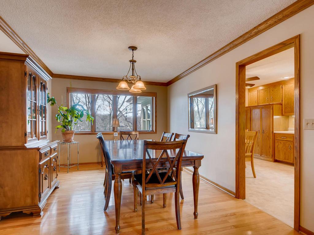 1367 Berry Ridge Road Eagan, MN 55123 - Photo 8 of 34 Gallery Image 8