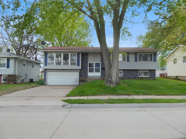 $145,000 | 1118 North 13th Street, Clinton, IA 52732