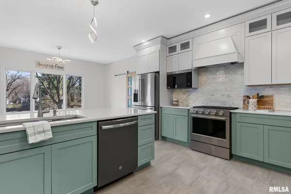 $1,080,000 | 10 The Elms Lane, Springfield, IL 62712