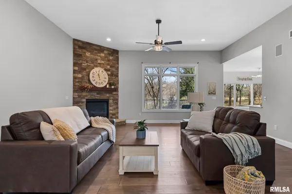 $1,080,000 | 10 The Elms Lane, Springfield, IL 62712