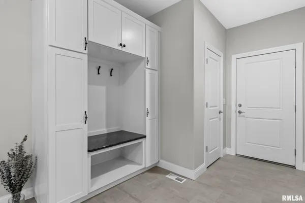 $1,080,000 | 10 The Elms Lane, Springfield, IL 62712