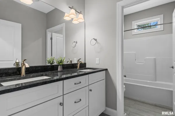 $1,080,000 | 10 The Elms Lane, Springfield, IL 62712