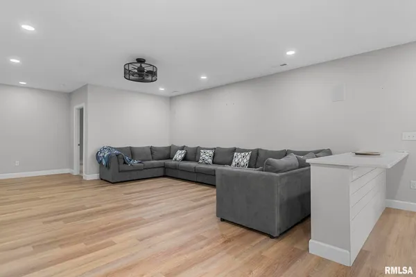 $1,080,000 | 10 The Elms Lane, Springfield, IL 62712