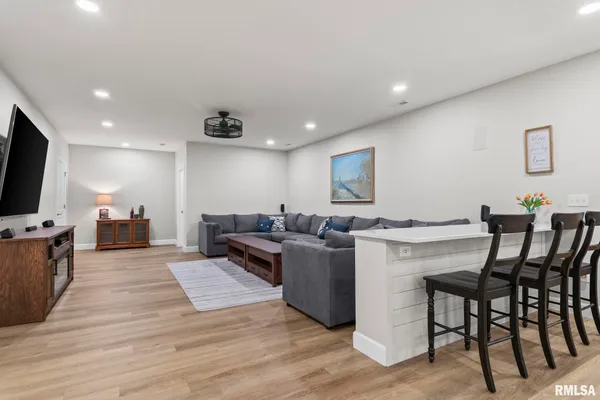 $1,080,000 | 10 The Elms Lane, Springfield, IL 62712