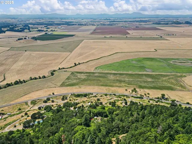 $350,000 | 29015 Brownsville Road, Brownsville, OR 97327