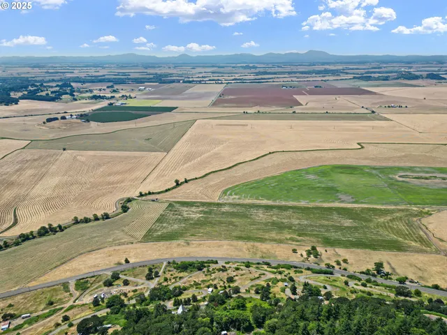 $350,000 | 29015 Brownsville Road, Brownsville, OR 97327
