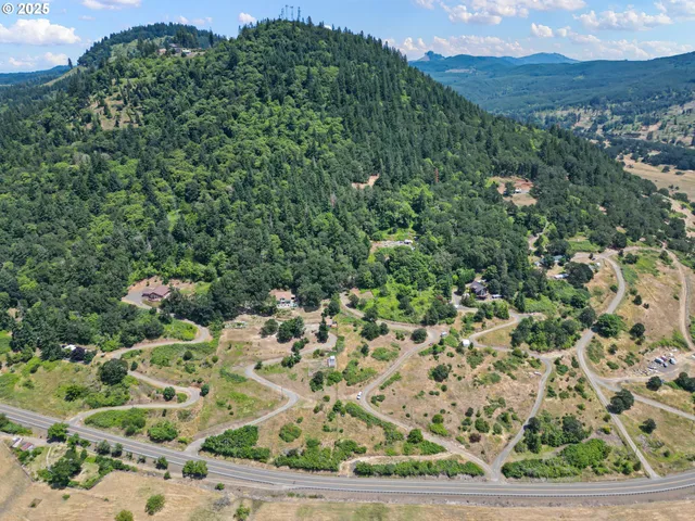 $350,000 | 29015 Brownsville Road, Brownsville, OR 97327