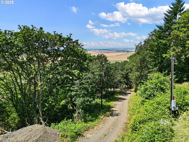 $350,000 | 29015 Brownsville Road, Brownsville, OR 97327