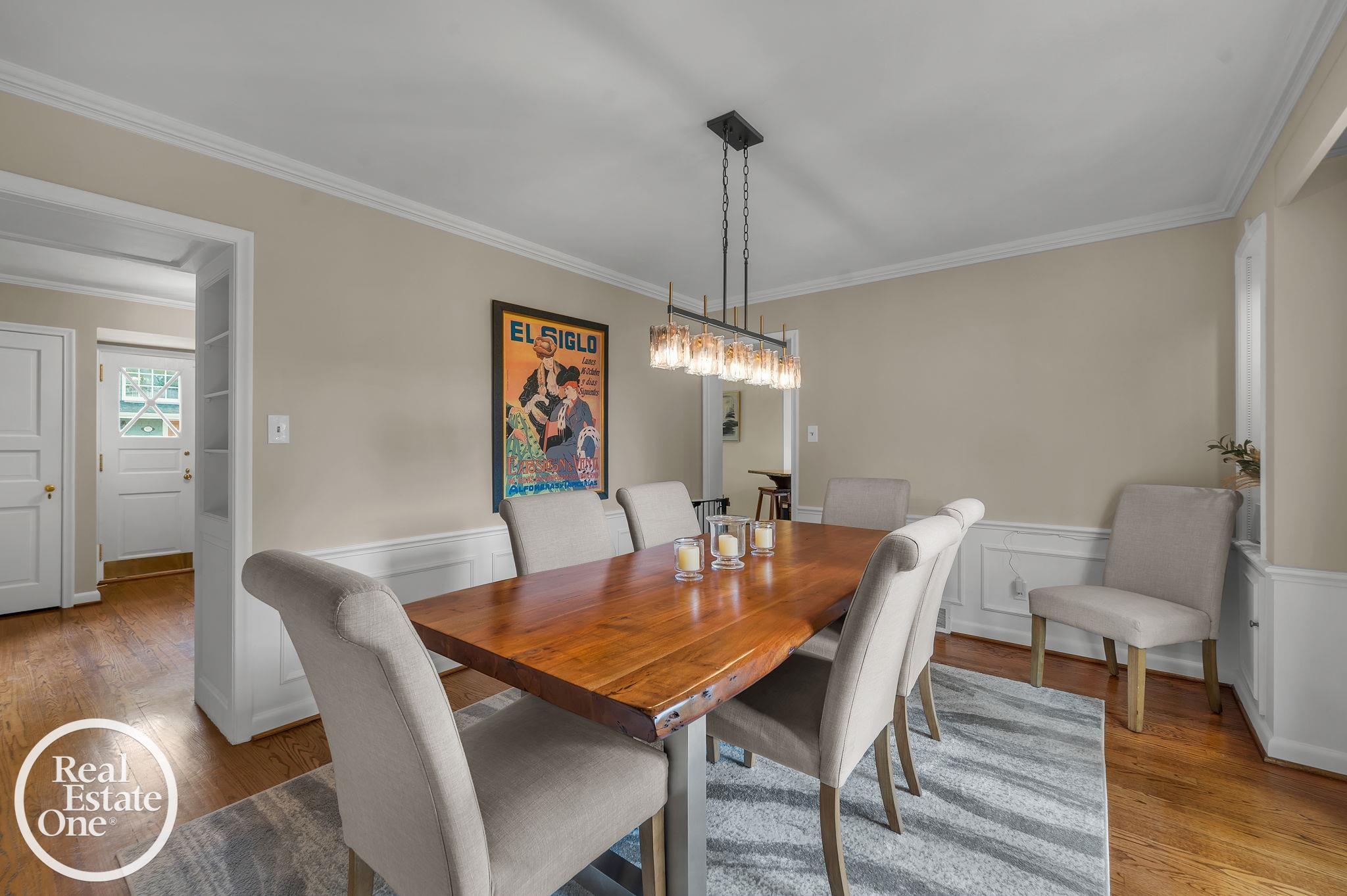 90 Colonial Road Grosse Pointe, MI 48236 - Photo 9 of 49 50213312-7f43b9f2-1e79-47ce-8958-89a3f60ebbc1.JPG