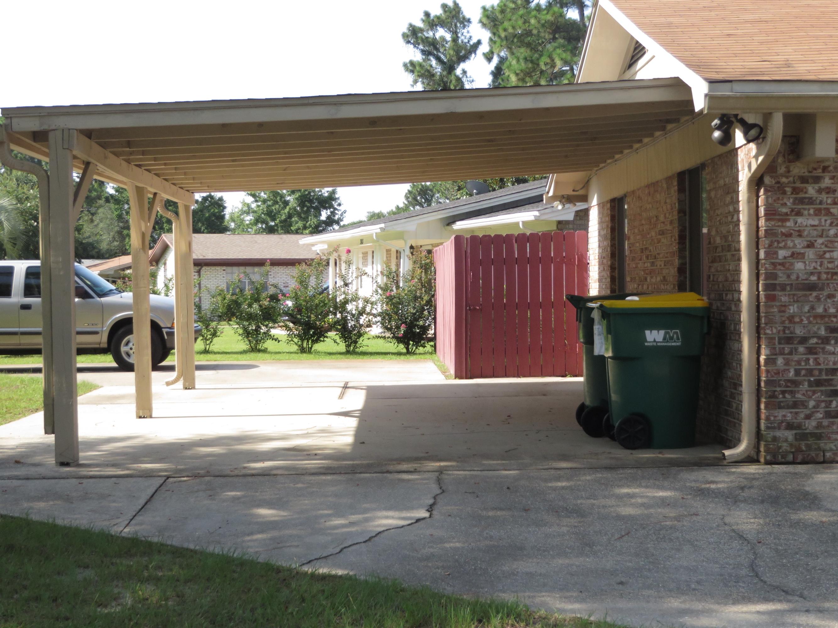 135 Perdido Circle Niceville, FL 32578 - Photo 4 of 28