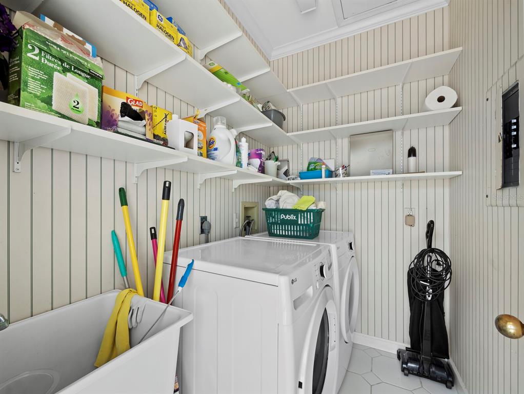 3543 Mistletoe Lane Longboat Key, FL 34228 - Photo 24 of 55 a utility room with dryer and washer