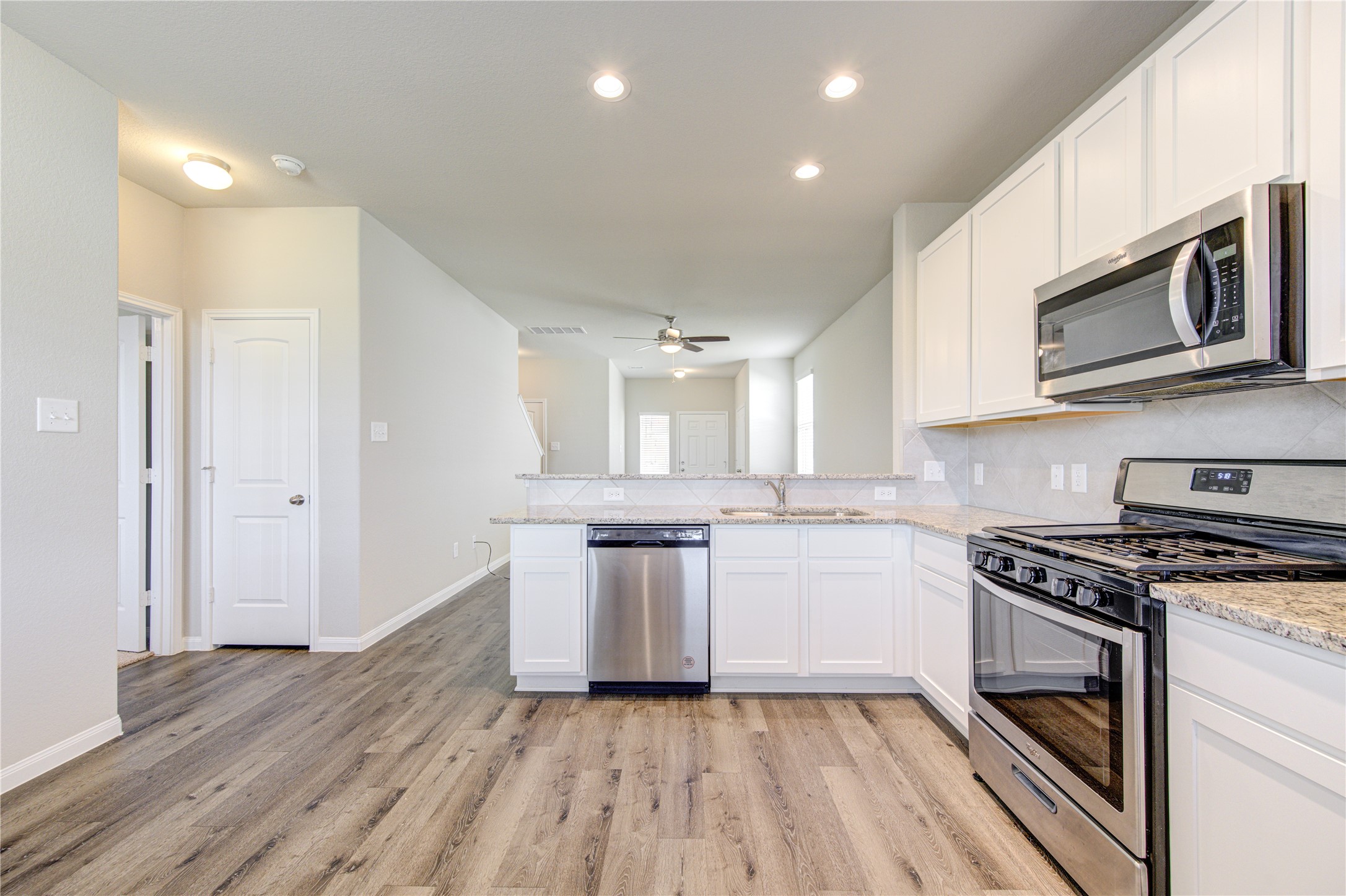 2534 Sturgeon Way Conroe, TX 77384 - Photo 11 of 28