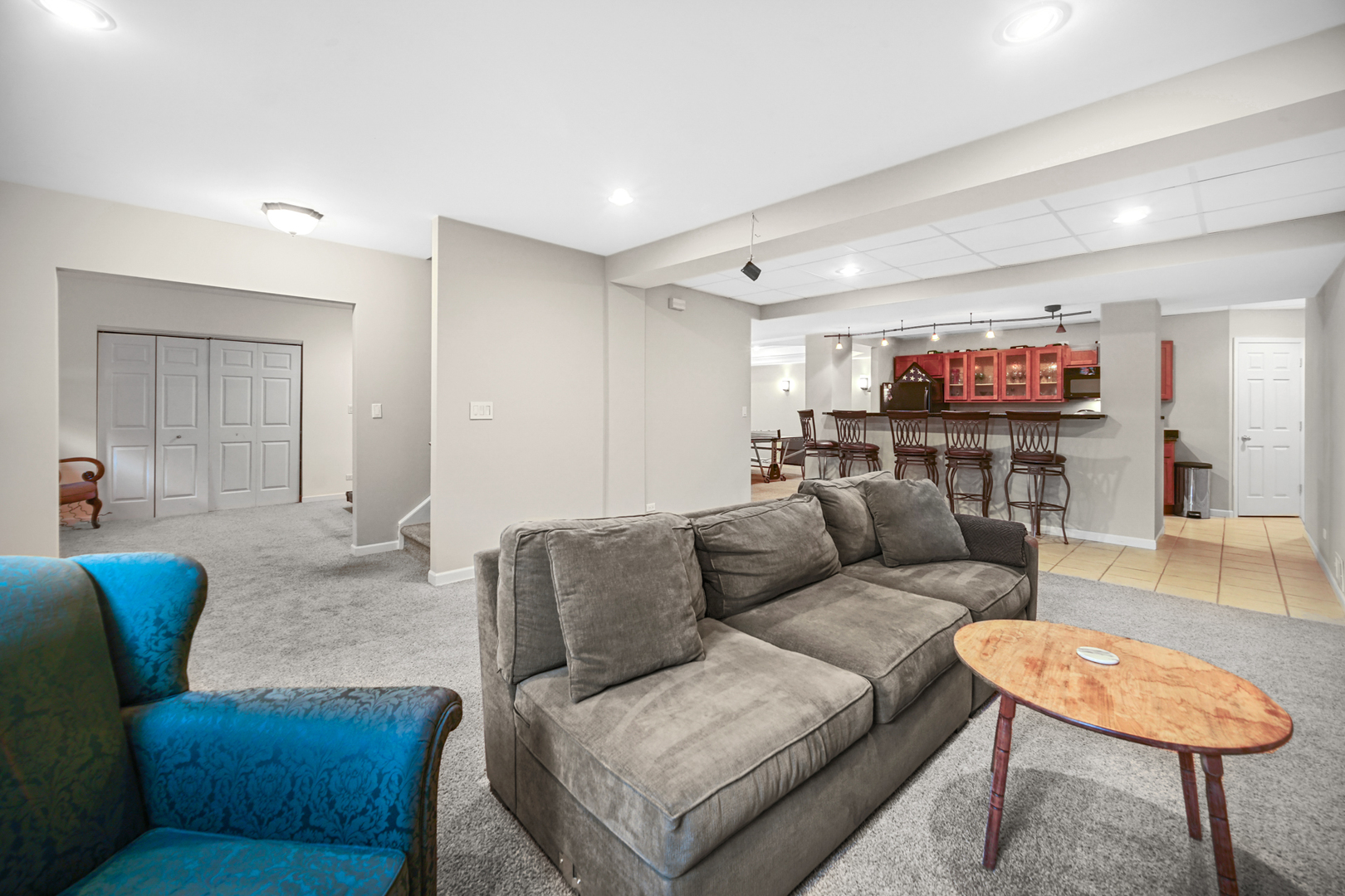 1826 Prairie Ridge Circle Lindenhurst, IL 60046 - Photo 23 of 39 a living room with furniture and a wooden floor