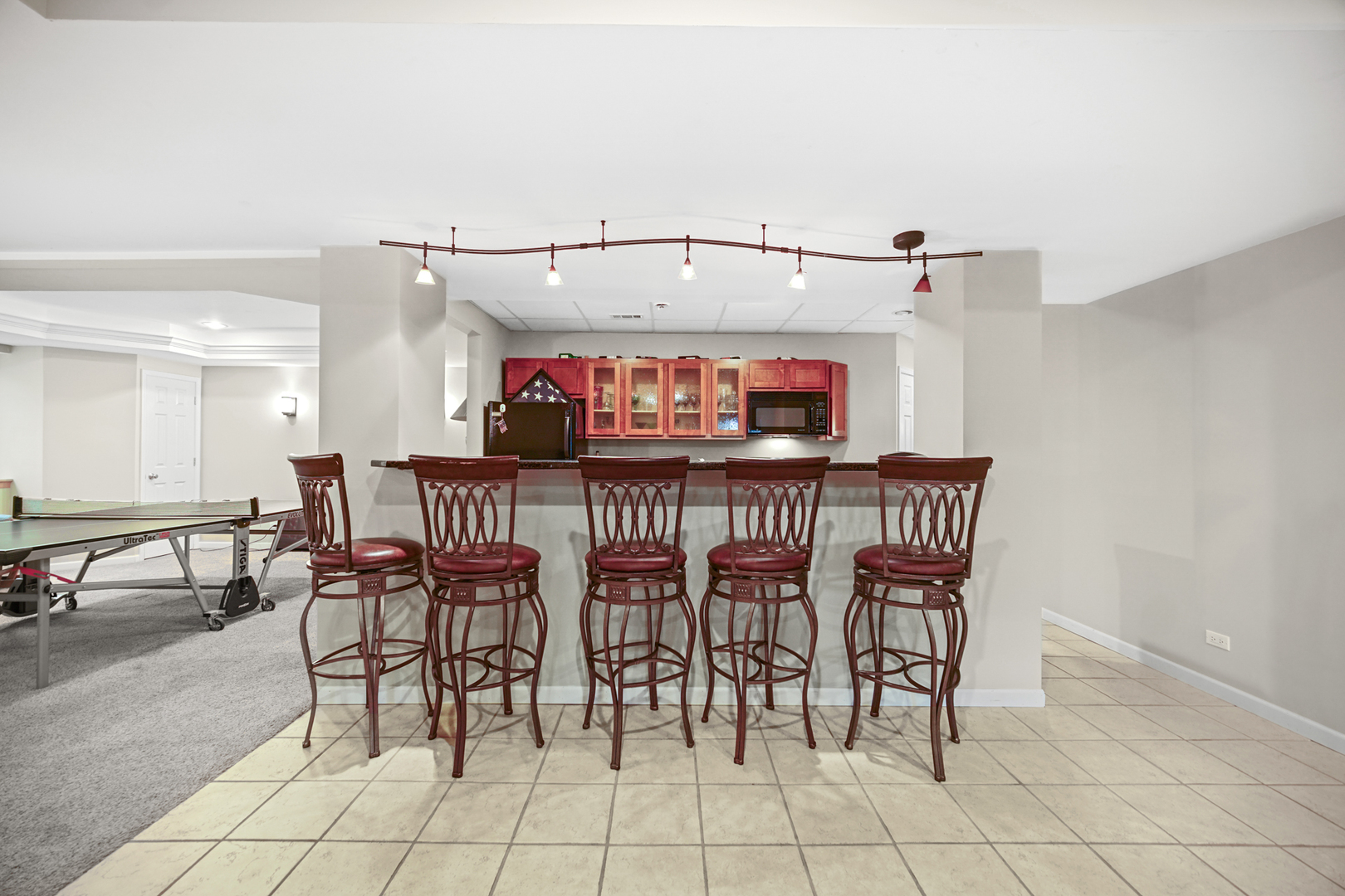 1826 Prairie Ridge Circle Lindenhurst, IL 60046 - Photo 25 of 39 a view of a dining area with furniture