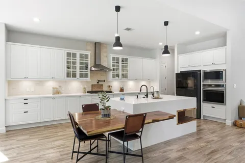 $874,999 | 25202 Wilkes Park Road, Tomball, TX 77375