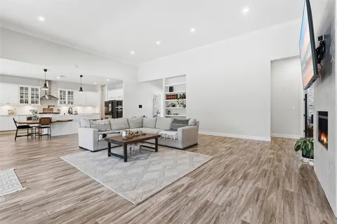 $874,999 | 25202 Wilkes Park Road, Tomball, TX 77375