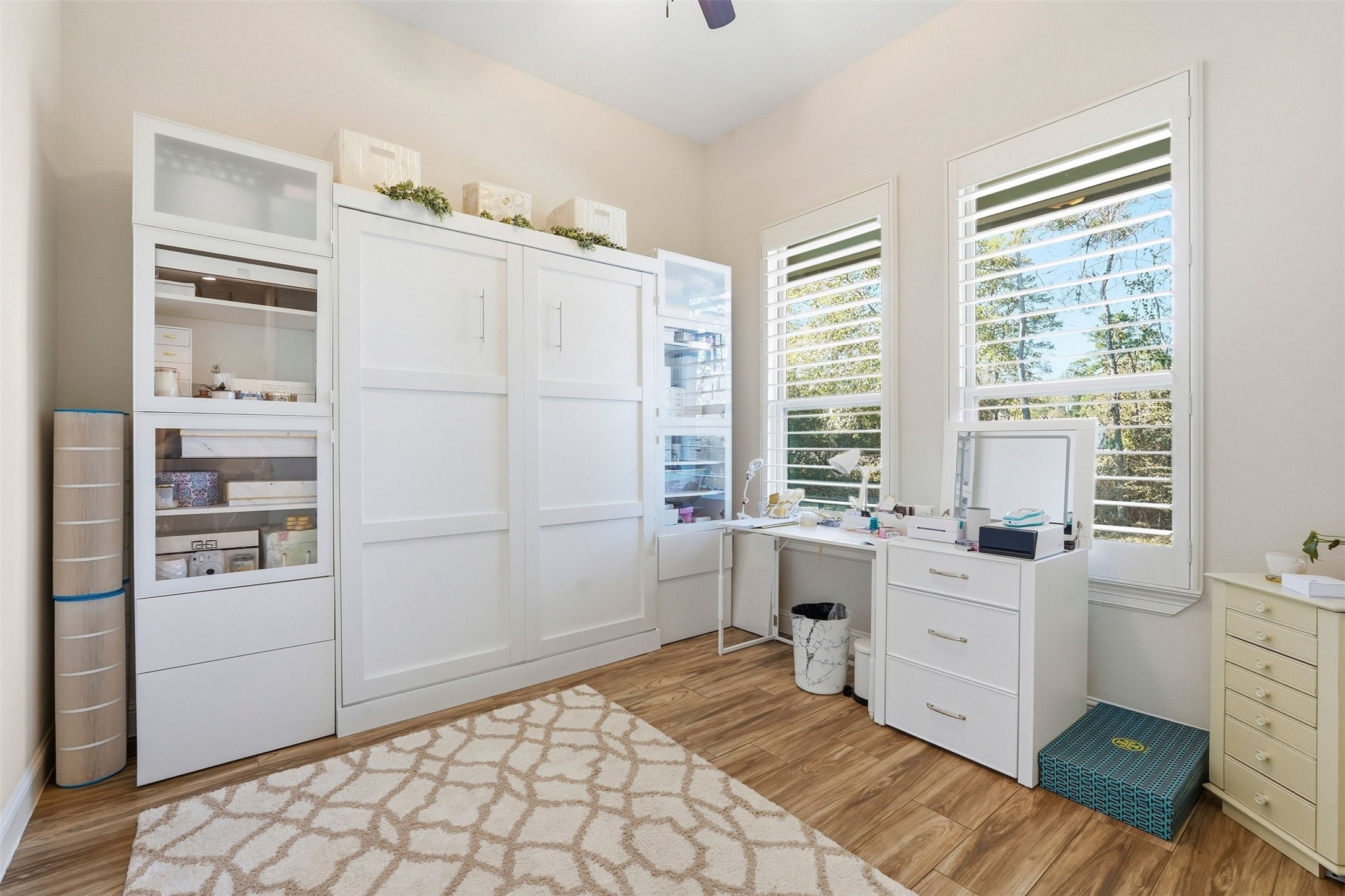 25202 Wilkes Park Road Tomball, TX 77375 - Photo 31 of 47 a room with a bed and a window