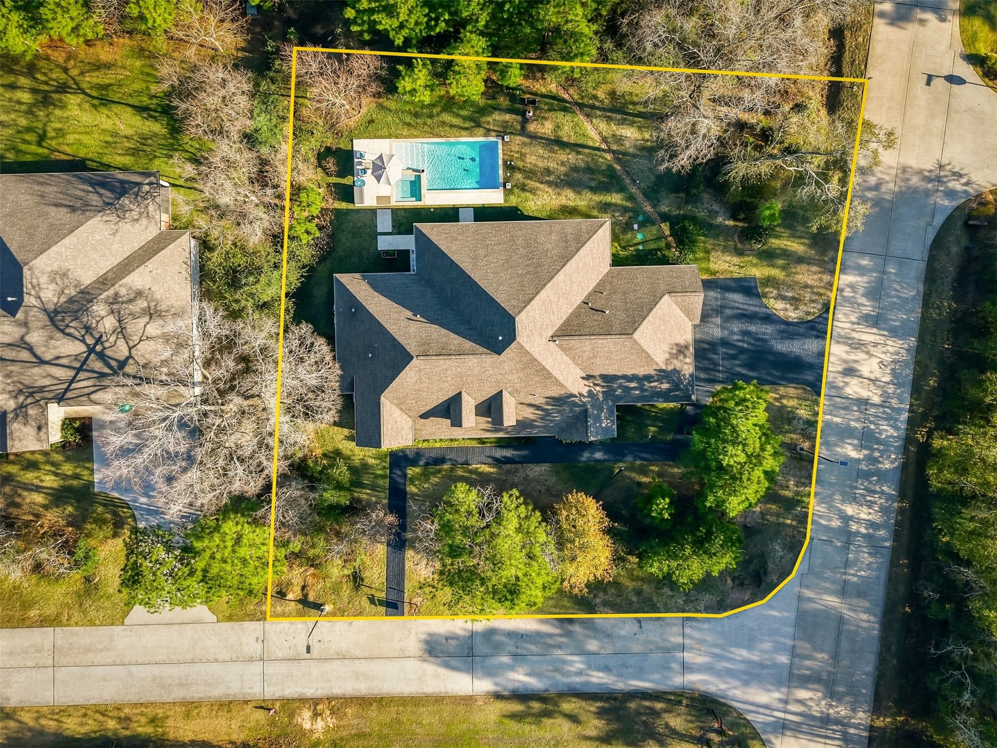 25202 Wilkes Park Road Tomball, TX 77375 - Photo 43 of 47 an aerial view of a house with a garden and yard