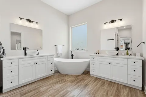 $874,999 | 25202 Wilkes Park Road, Tomball, TX 77375