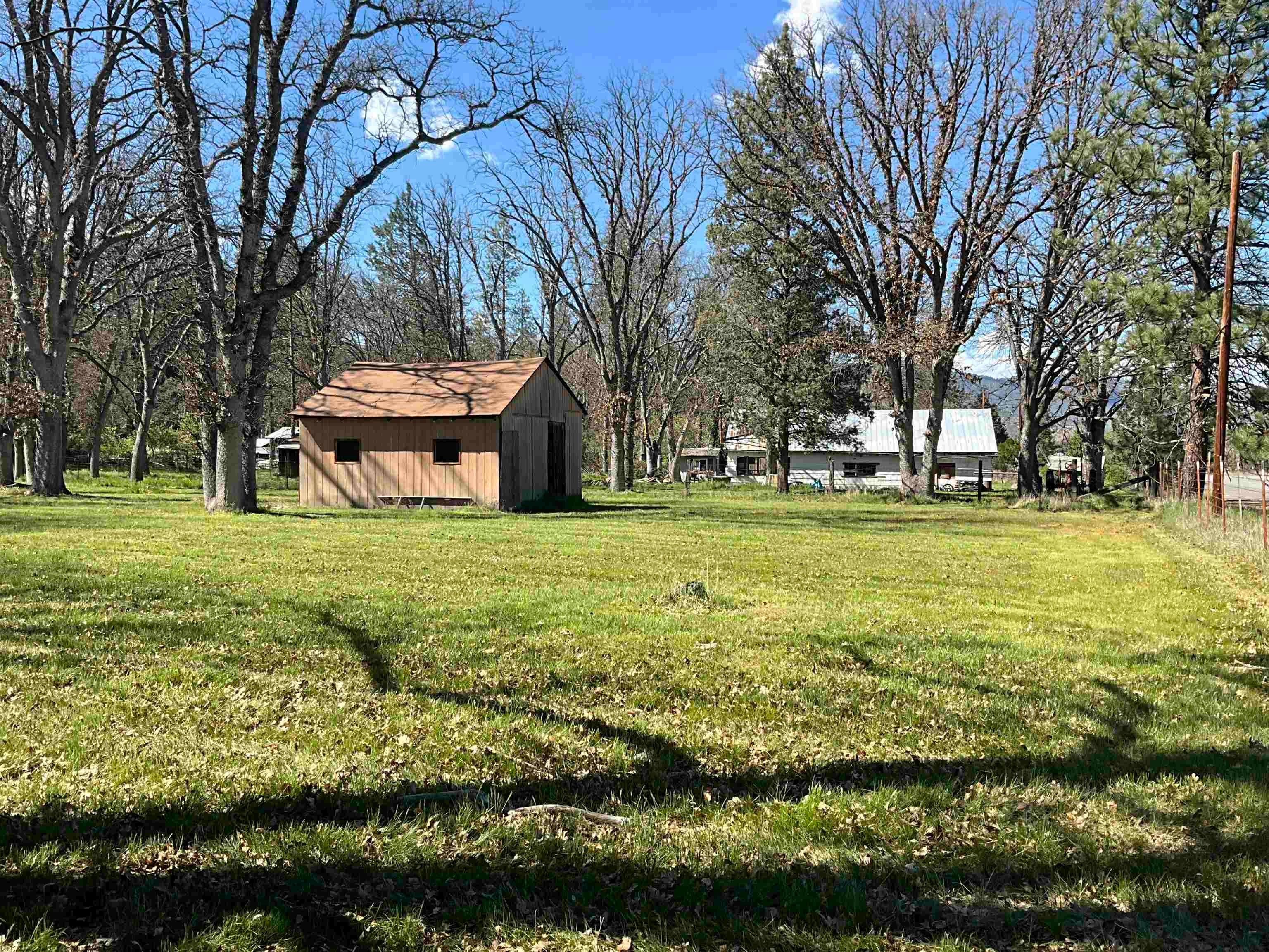 404 Dewitt Park Road Yreka, CA 96097 - Photo 25 of 37 Gallery Image 25