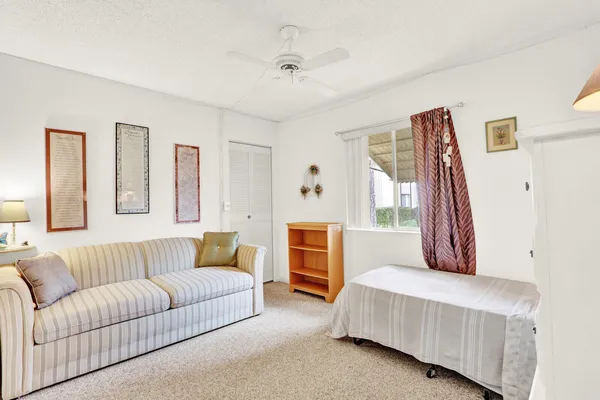 $156,000 | 338 Knotty Pine Circle, Unit D1, Greenacres, FL 33463