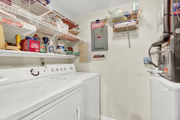 $156,000 | 338 Knotty Pine Circle, Unit D1, Greenacres, FL 33463