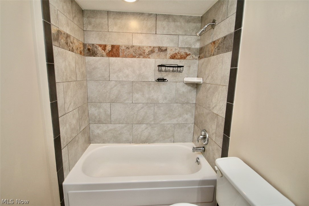 14766 Boston Road Strongsville, OH 44136 - Photo 31 of 43 Hallway Full Bath